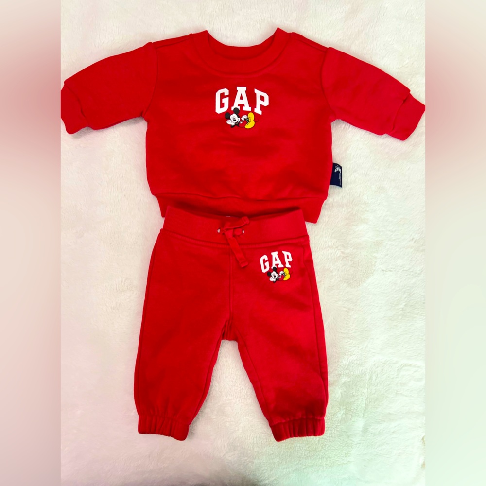 Baby gap matching set
